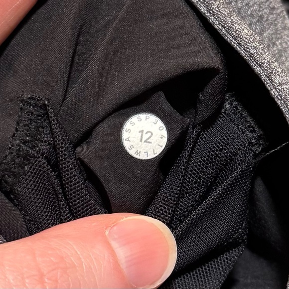 Lululemon On The Fly Pant 28" Heathered Black Grey Size 12 - Picture 3 of 8